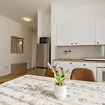 Thomas By Interhome